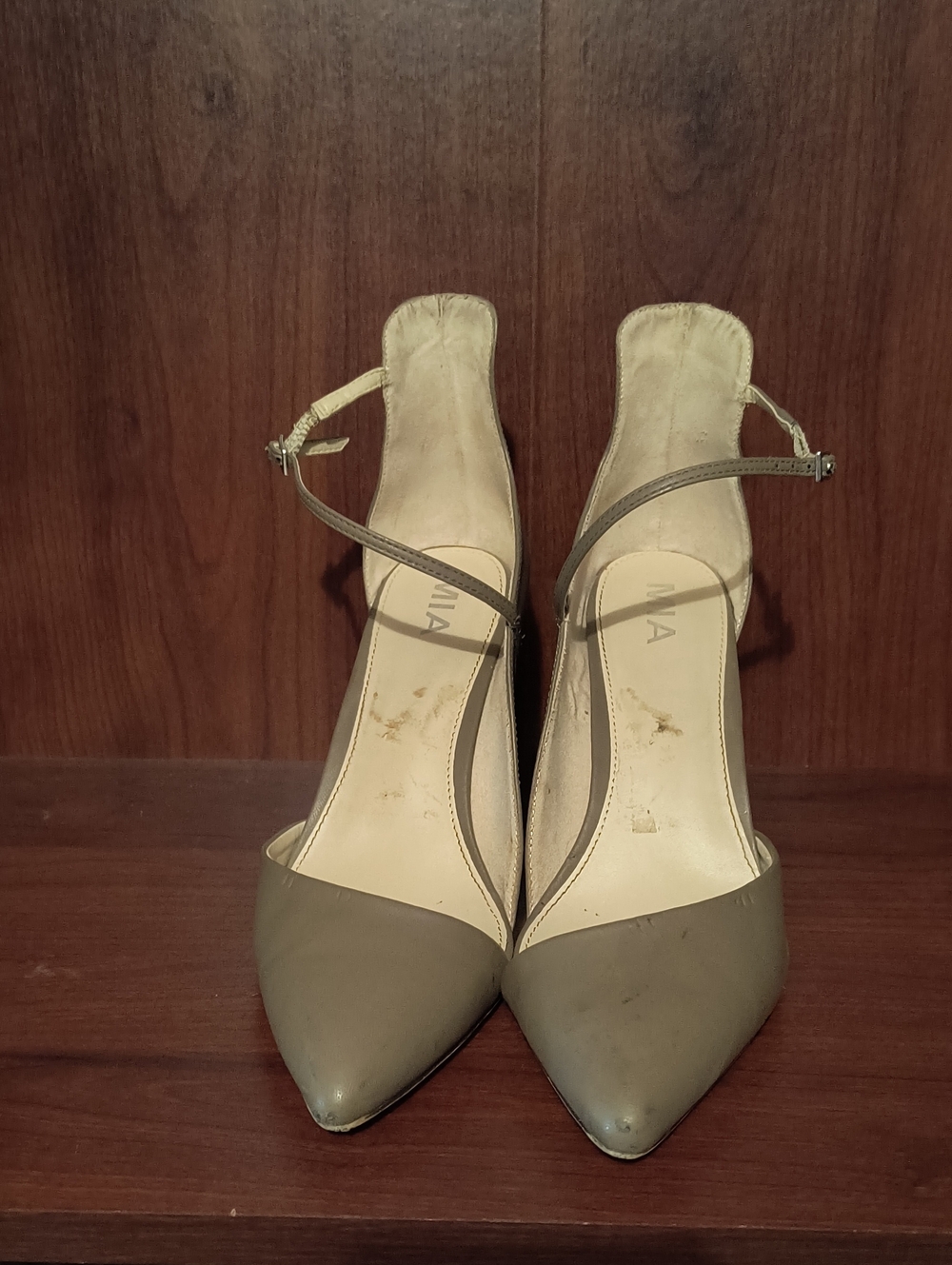 Pointed Toe Ankle Strap Pumps